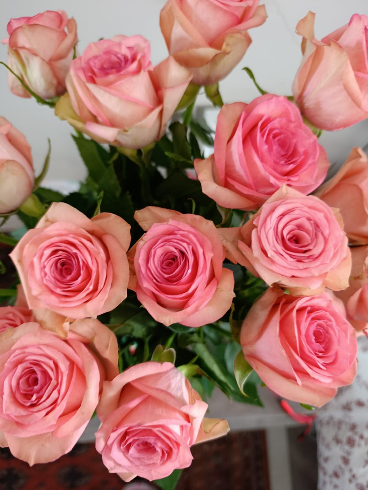 Recurring Flower Supply vs Occasional Orders: A Practical Guide for Flower Importers