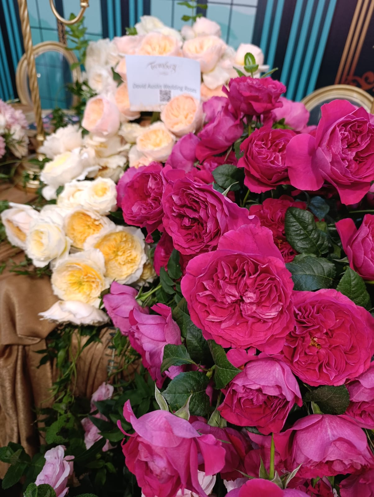 How to Read a Wholesale Flower Availability List Before Placing an Order